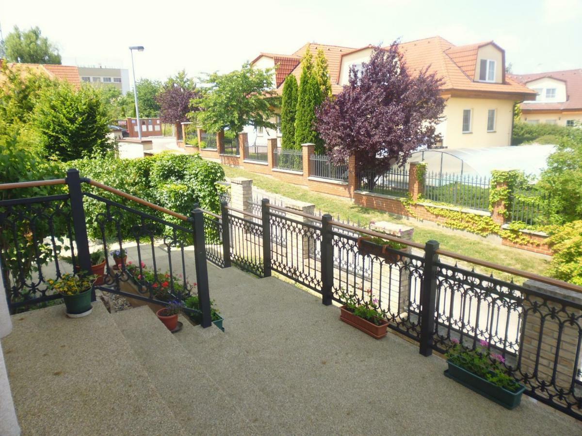 Villa Homestay Nad Helmrovkou Praha Eksteriør bilde